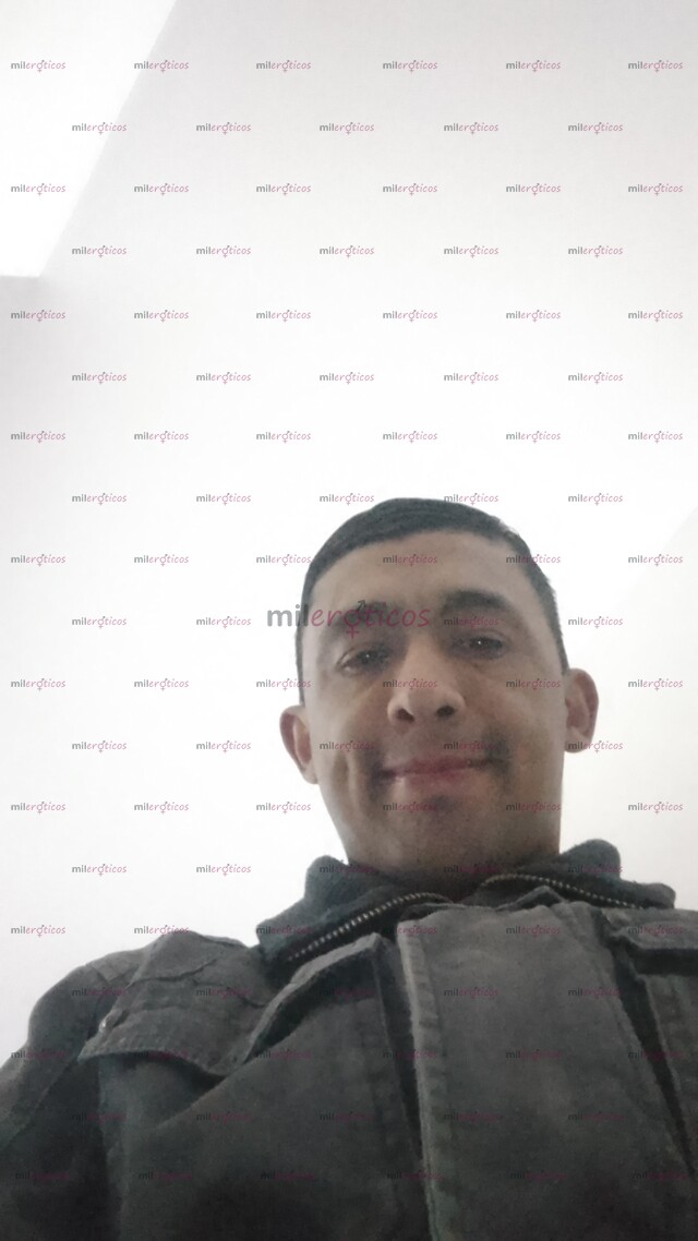 FOTOS DE SERVICIO A MUJERES Y HOMBRES EXTRANJEROS