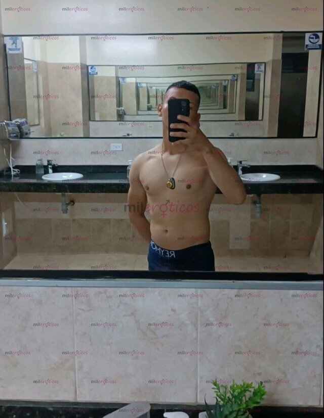 FOTOS DE JUAN, TU CHICO VIRTUAL JUGUETON Y COMPLACIENTE
