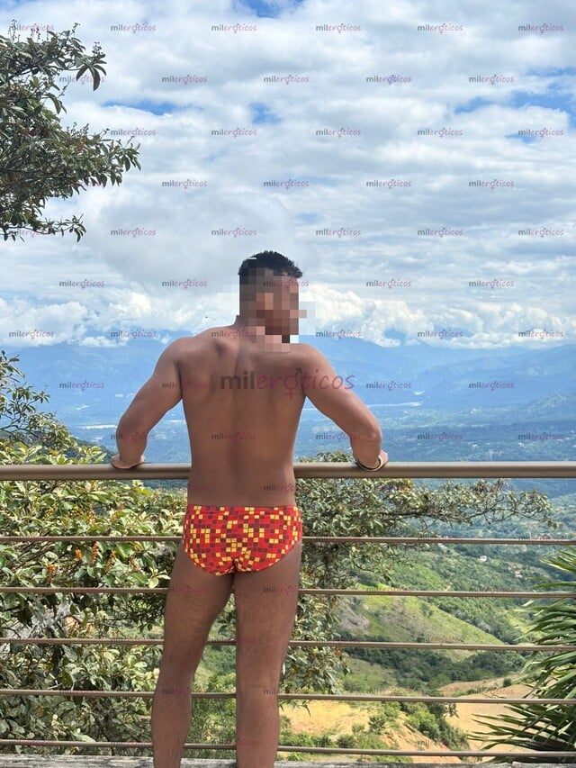 FOTOS DE JOVEN GIGOLÓ PAISA SOLO MUJERES Y PAREJAS
