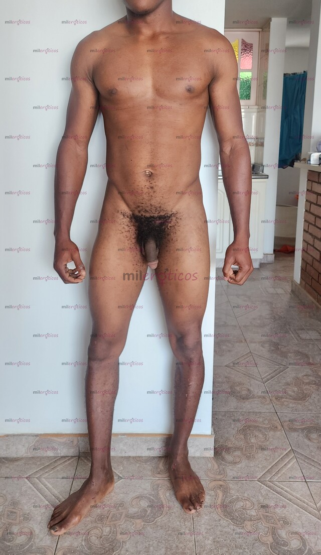 FOTOS DE NEGRO DOTADO 22 CMS DISPUESTO A COMPLACER TODAS TUS FANTASÍAS