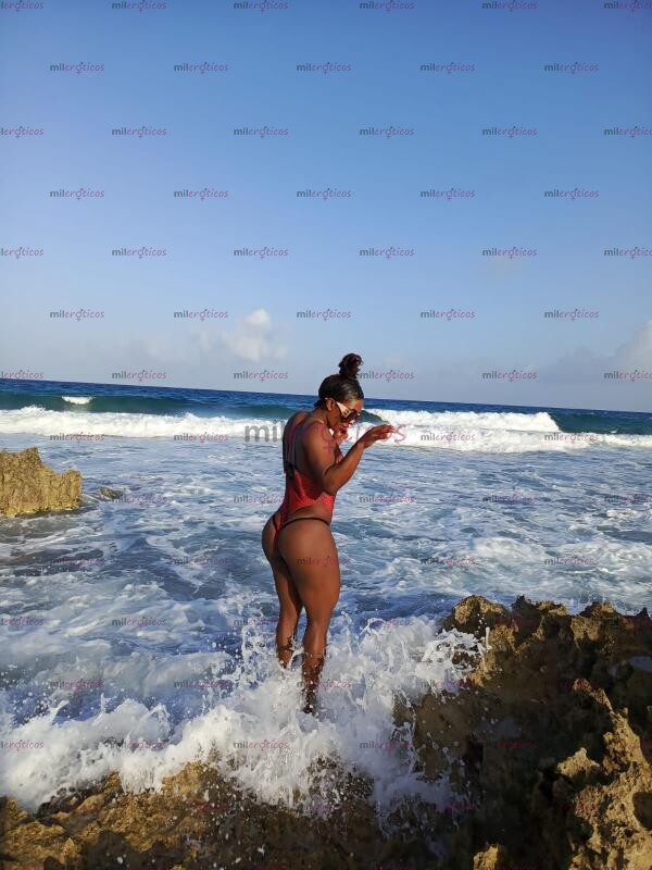 FOTOS DE MORENA CON MUCHO FUEGO EN LA PIEL ,LA MÁS CANDETE DEL CARIBE Y CUERPO DE DIOSA E