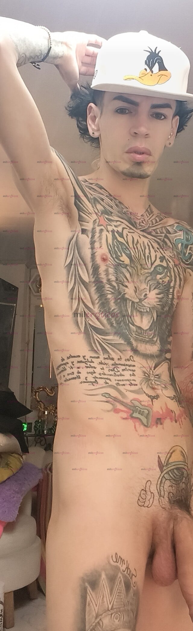 FOTOS DE FLACO ACTIVO BLANCO TATUADO MORBOSO FETICHERO