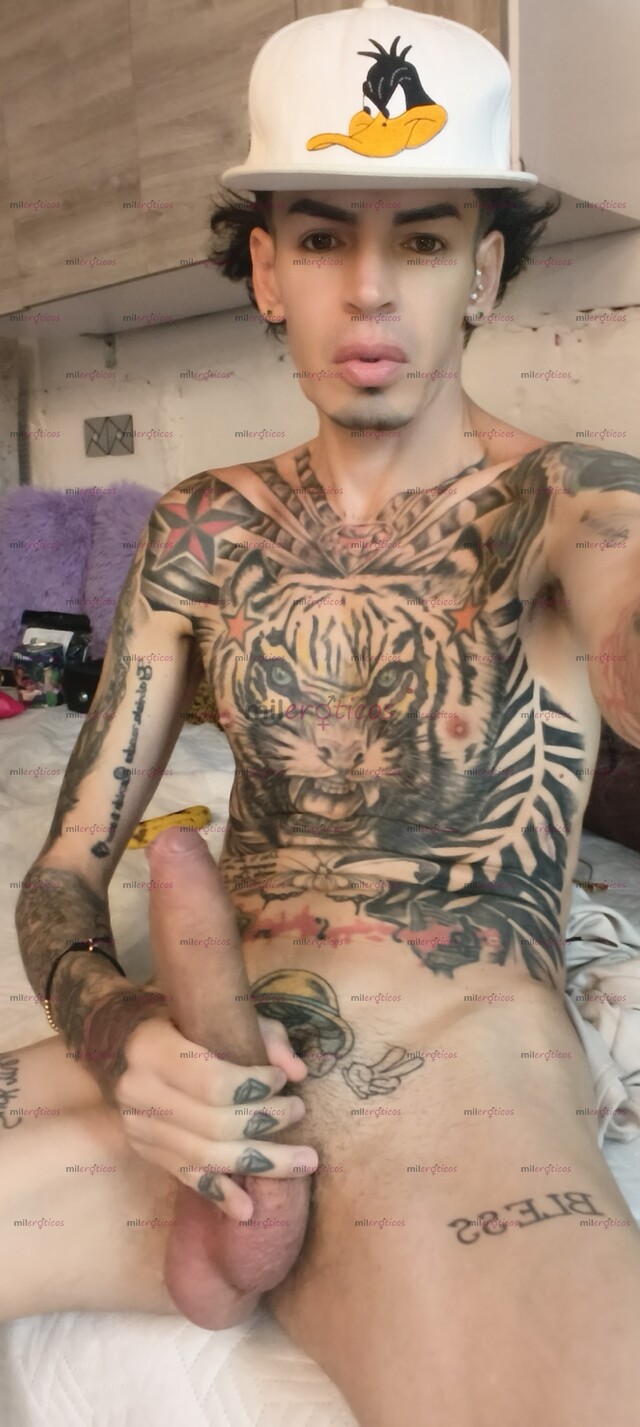 FOTOS DE FLACO ACTIVO BLANCO TATUADO MORBOSO FETICHERO