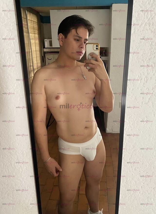 FOTOS DE CHICO DE 23 AÑOS CON 19 CM DE VERGA LECHOSA PARA ROMPERTE EL CULO
