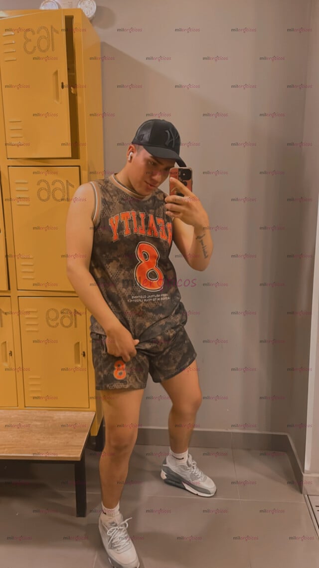 FOTOS DE MATEO VERSÁTIL PARCHADO DISPUESTO A COMPLACER TODAS TUS FANTASÍAS