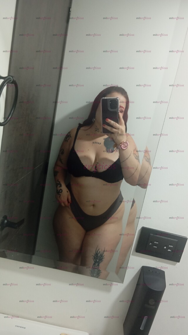 FOTOS DE PELIROJA SEXY , TATUADA, GORDIBUENA ROCKERA