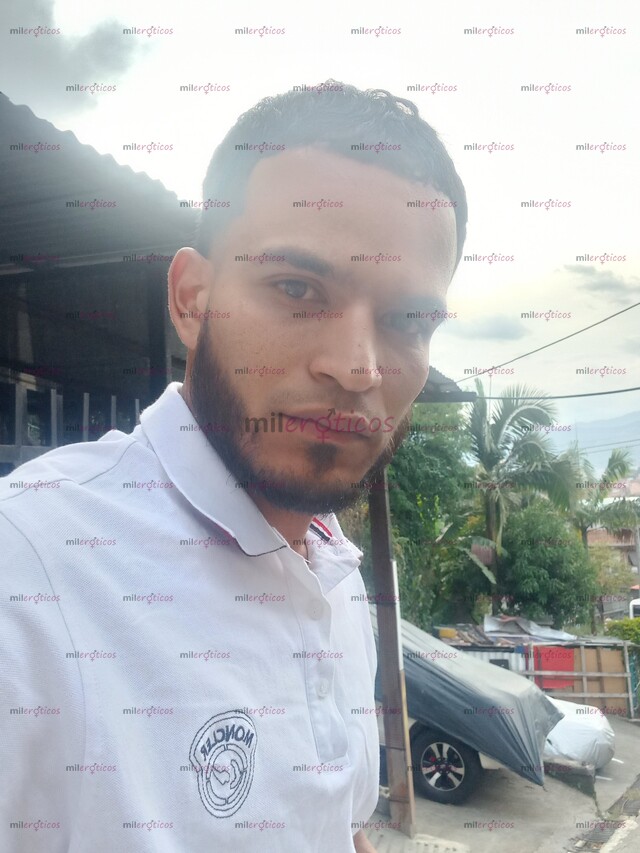 FOTOS DE HOLA SOY PAISA BIEN DOTADO DISPUESTO A COMPLACERTE, MORENO Y ARRECHO HABLAME.