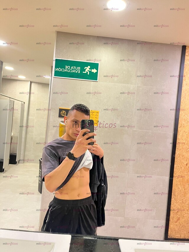 FOTOS DE DISPONIBLE PARA SERVIRTE COMO TE MERECES