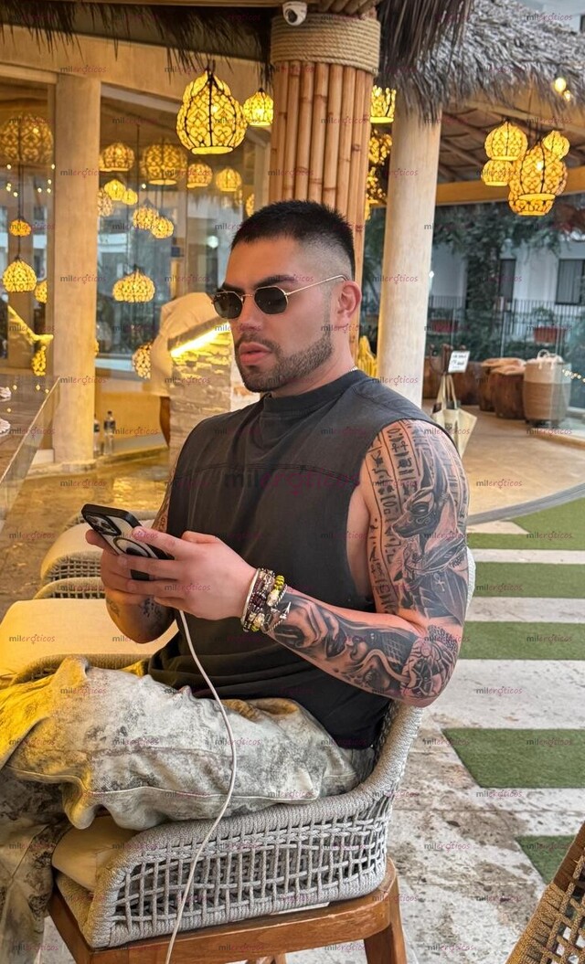FOTOS DE GUAPO, CALIENTE, FIESTERO, TATUADO , MUY COMPLACIENTE Y ABIERTO A TUS PROPUESTAS