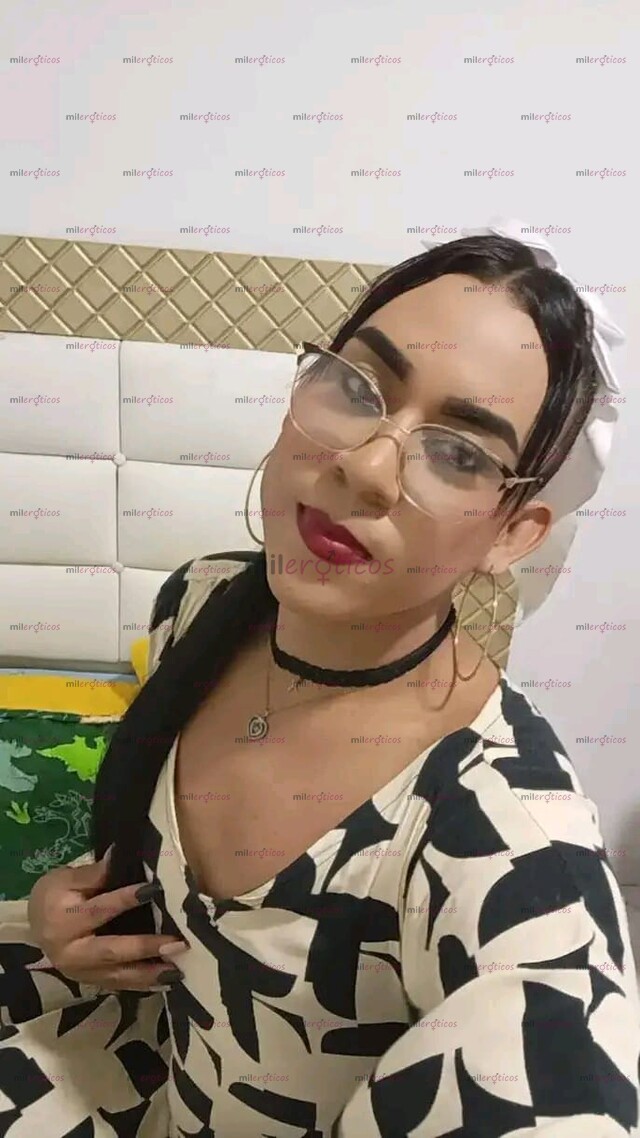 FOTOS DE SOY UNA CHICA TRAN Y SEXY Y CACHONDA EN LA CAMA