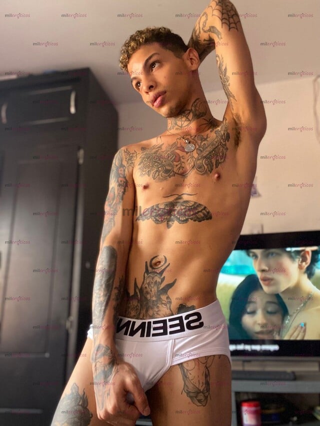 FOTOS DE JOVENCITO TWINK TATUADO MUY CALIENTE Y MORBOSO
