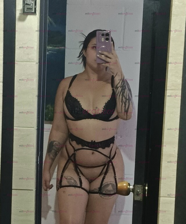 FOTOS DE HOLA, SOY EMMA UNA MASAJISTA DE 20 AÑOS CON EXPERIENCIA EN TODO TIPO DE MASAJES