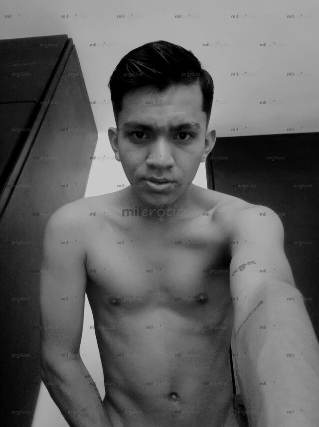 FOTOS DE JOVEN SOLITARIO CON GANAS DE EXPERIMENTAR COSAS