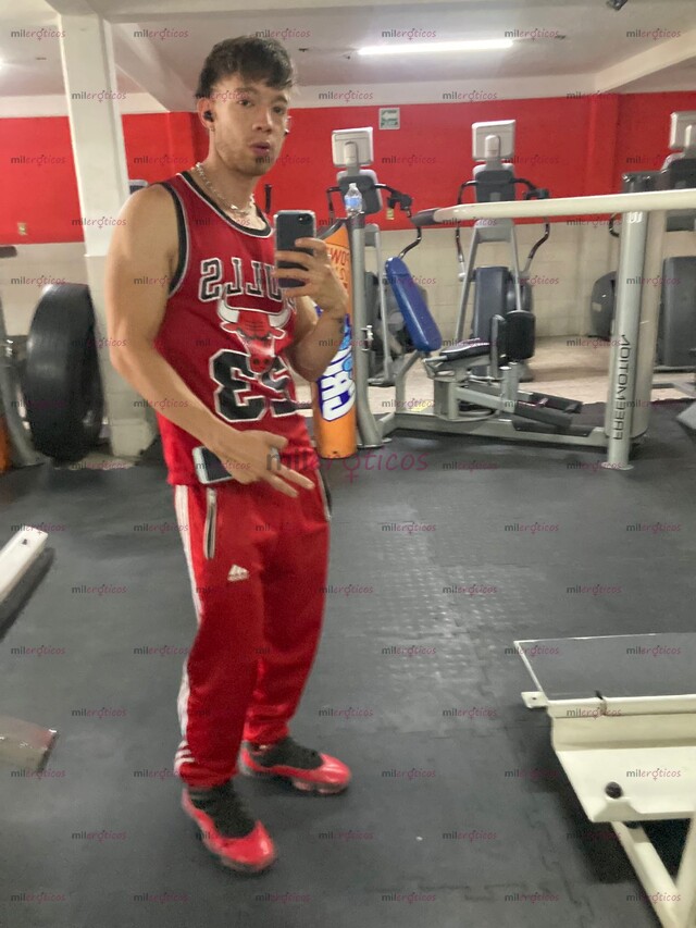 FOTOS DE JOVEN COLOMBIANO VERGON TOTAL DISCRECIÓN Y SERIEDAD INFO VIA WHAPP