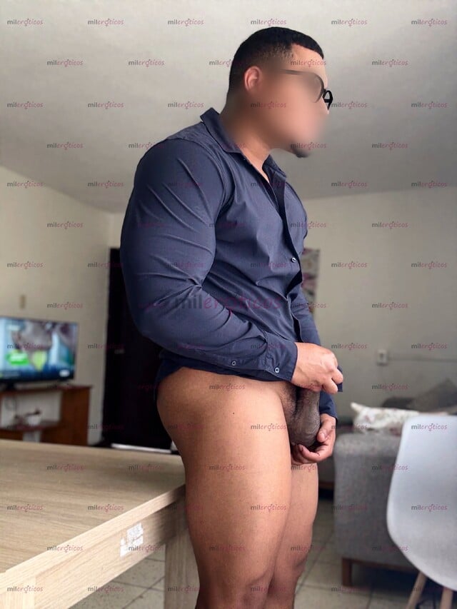 FOTOS DE PROFESOR PERVERSO DOMINANTE DOTADO MORENO FORNIDO MORBO ENTRE MACHOS