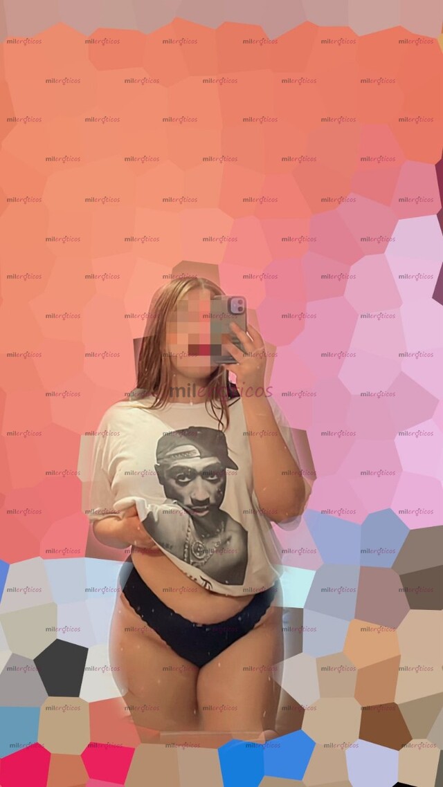 FOTOS DE JOVEN ARDIENTE Y SUMISA CON EL CULO SÚPER APRETADO CON LUGAR