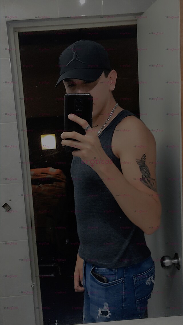 FOTOS DE JOVEN GIGOLO DISPONIBLE A CUMPLIR TUS FANTASÍAS LLÁMAME NO TE ARREPENTIRÁS