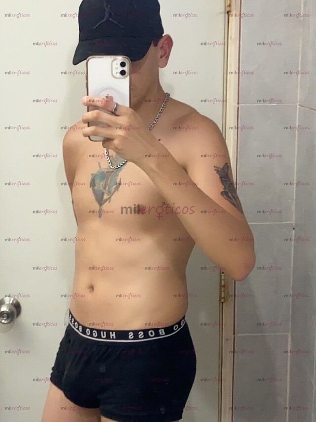 FOTOS DE SOY ADRIAN INTER ACTIVO ENTRON 19 CM DE PLACER ALTO FLACO Y GUAPO