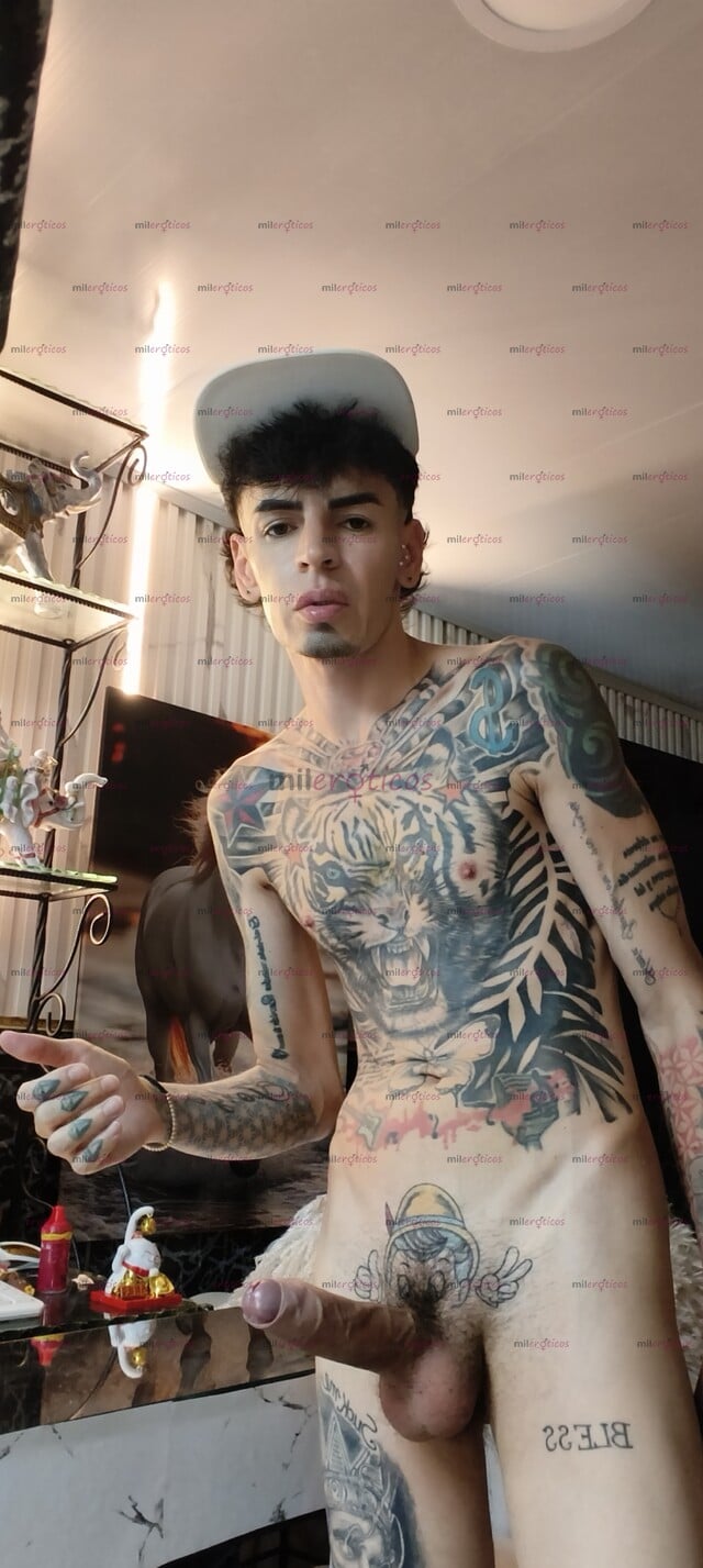 FOTOS DE FLACO ACTIVO BLANCO TATUADO MORBOSO FETICHERO