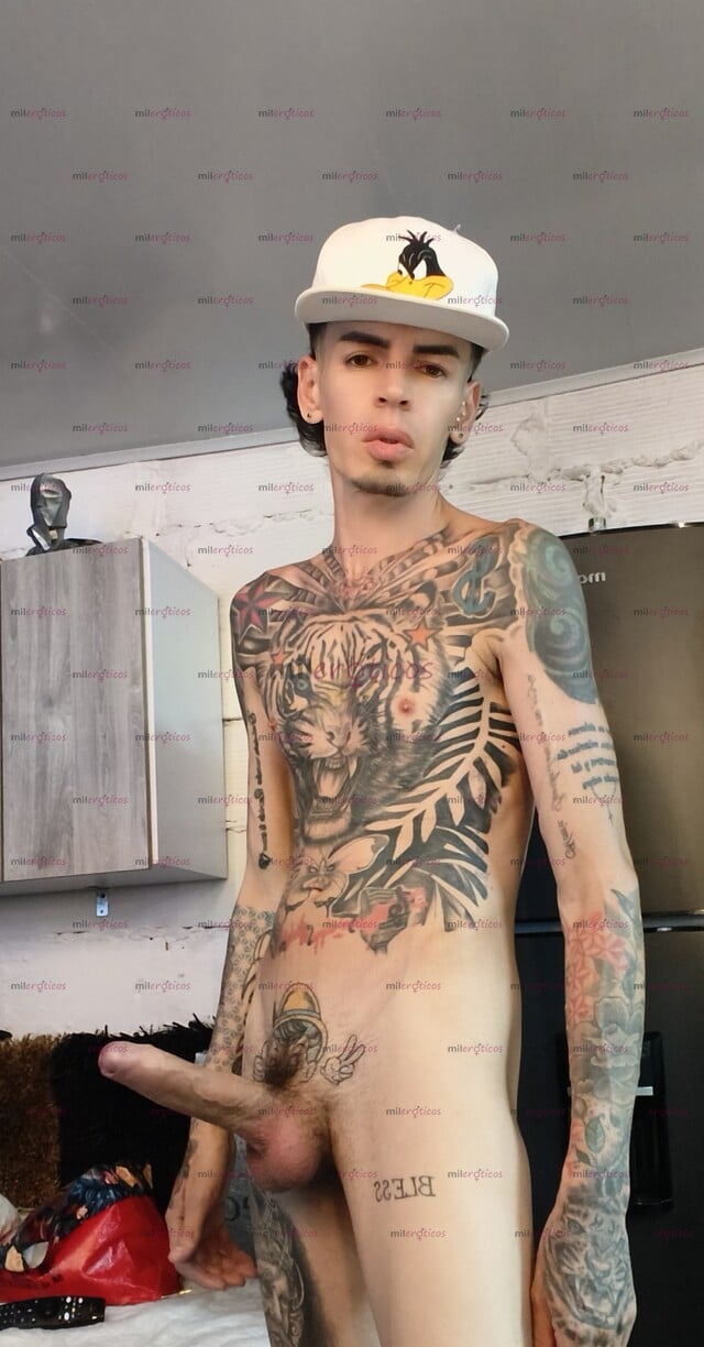 FOTOS DE FLACO ACTIVO BLANCO TATUADO MORBOSO FETICHERO