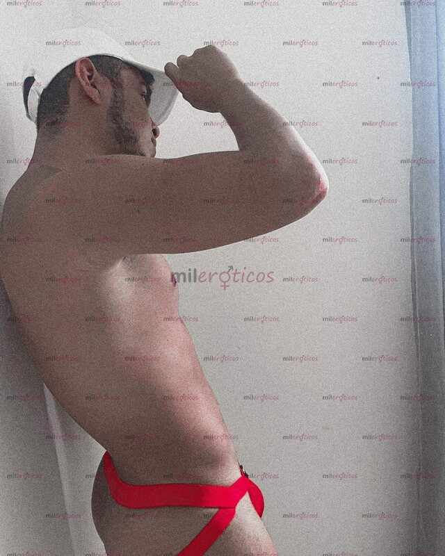 FOTOS DE JOVEN MORENO, NALGON Y MUY CALIENTE, 18 CM DE VERGA