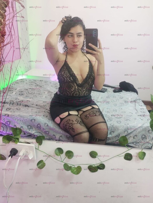FOTOS DE CHICA UNIVERSITARIA CON GANAS DE CONOCERTE Y HACER DE TUS MOMENTOS MÁS PLACENTER