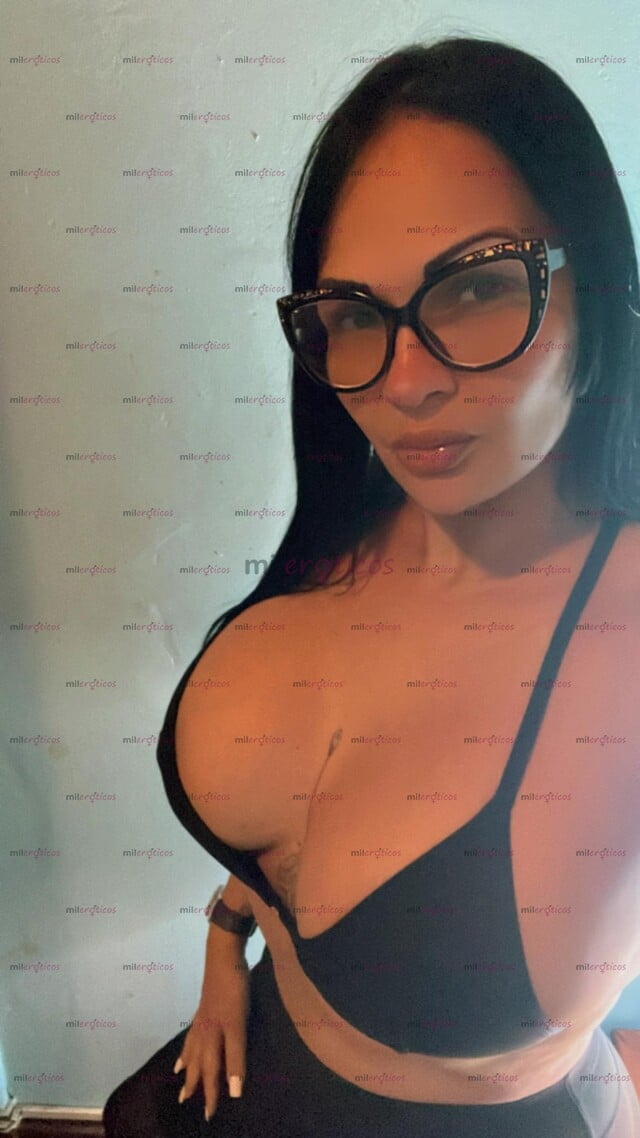 FOTOS DE SEXY TETONA Y CULONA CON GANAS DE SACARTE TODA LA LECHE PAPI