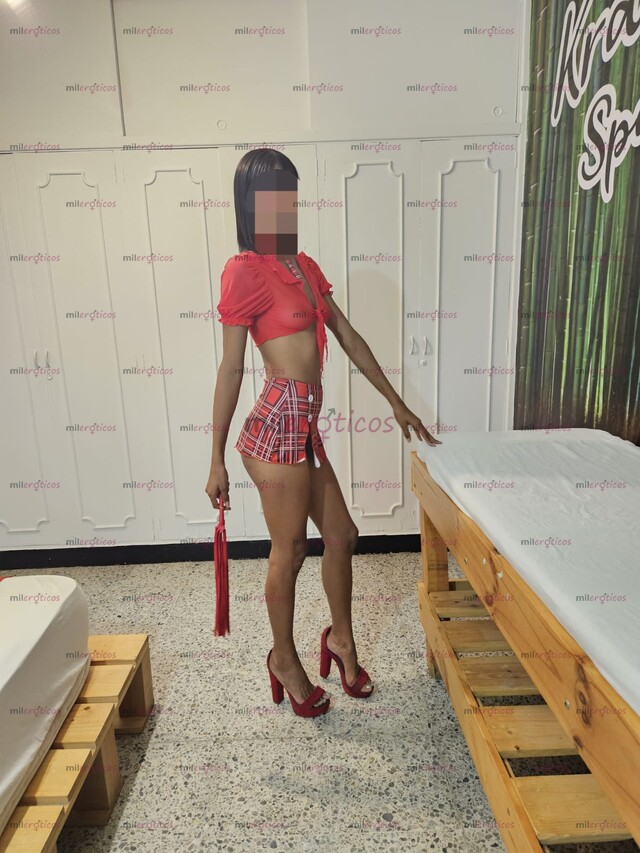 FOTOS DE ¡PERRITA FLACA APRETADITA METELO EN CUATRO X MI CULO Y DAME TU LECHE ESPESA!