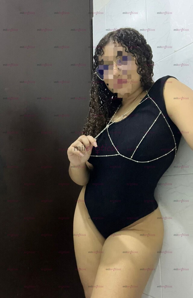 FOTOS DE LINDA CRESPA MELANIE 19 AÑOS POCOS DÍAS