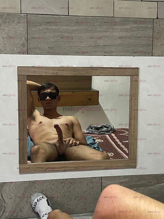 FOTOS DE SOY UN CHICO JOVENCITO DE 21 AÑOS CON ADICCION AL SEXO Y AL FETICHISMO.