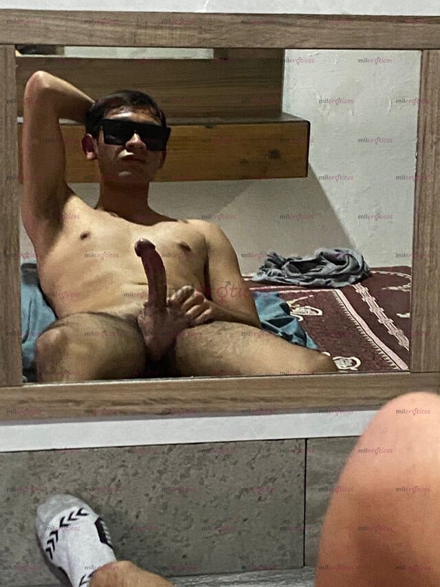 FOTOS DE SOY UN CHICO JOVENCITO DE 21 AÑOS CON ADICCION AL SEXO Y AL FETICHISMO.