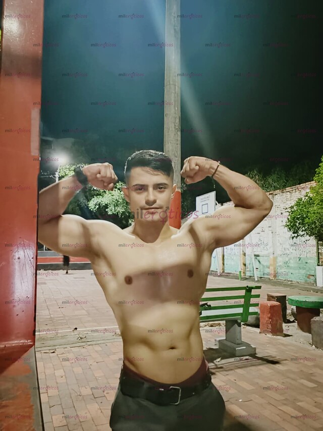 FOTOS DE SOY UN JOVEN ATRACTIVO CON BUEN MATERIAL DE TRABAJO