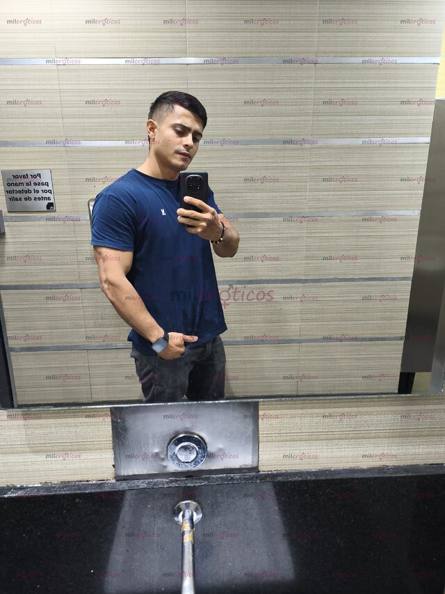 FOTOS DE SOY UN JOVEN ATRACTIVO CON BUEN MATERIAL DE TRABAJO