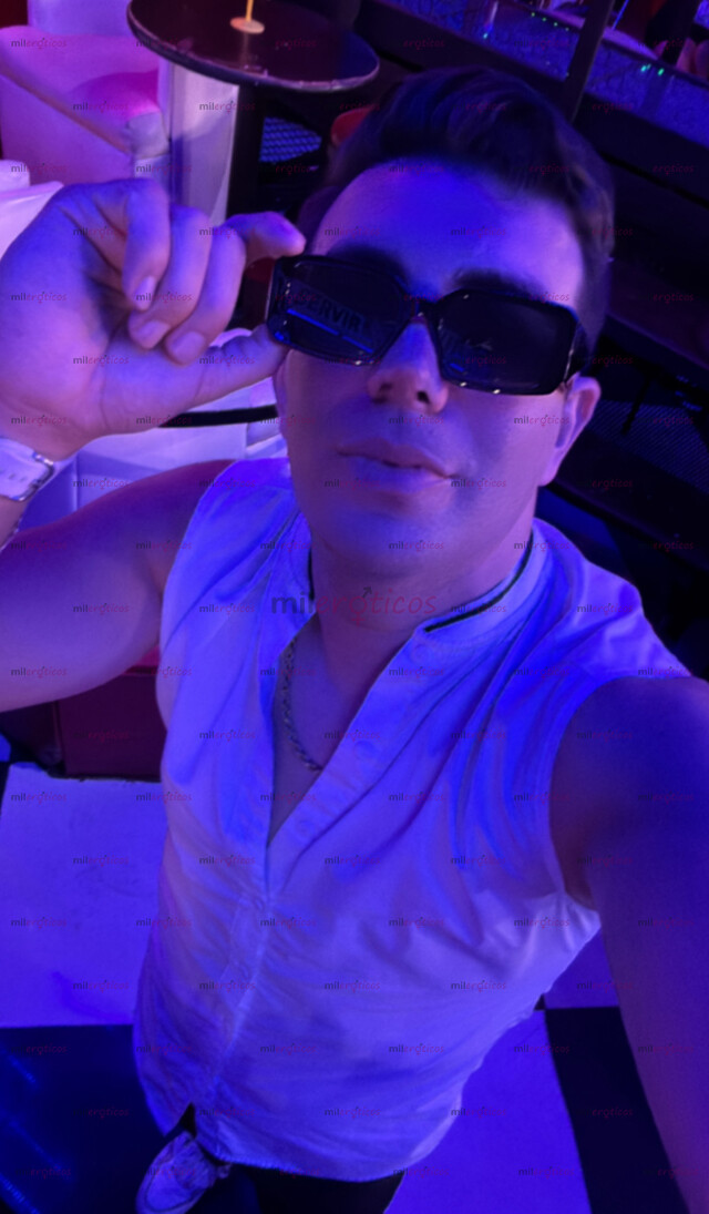 FOTOS DE DISPONIBLE CON MUCHAS GANAS DE TIRAR LECHE EN TU BOCA