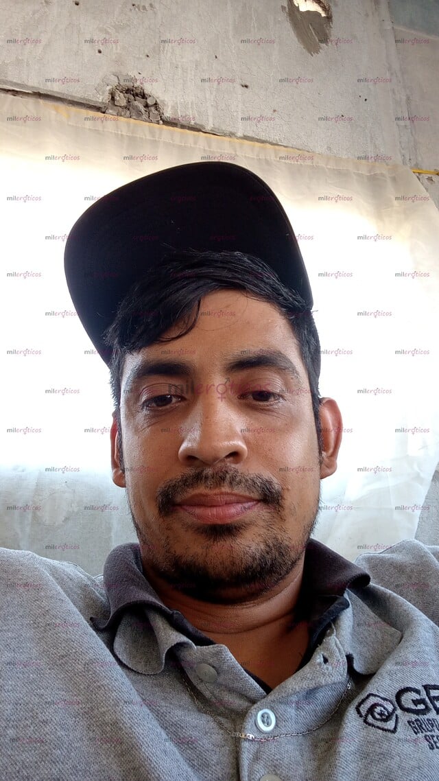 FOTOS DE ACTIVO BUENA ONDA MUY CALIENTE Y GOLOSO ME GUSTA COJER MUCHO Y TENGO BUENA VERGA