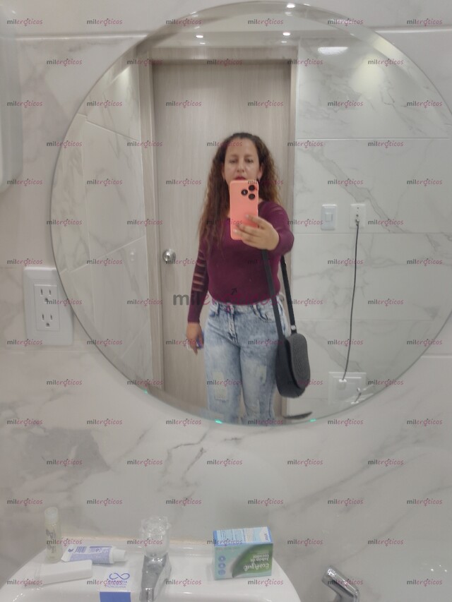 FOTOS DE RUBIA CALIENTE ORGÁSMICA Y FLEXIBLE A TUS DESEOS MÁS OSCUROS