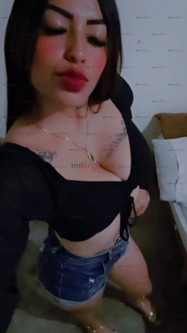 FOTOS DE HOLA ME LLAMO ANDREA SOY UNA CHICA MORENA ARDIENTE