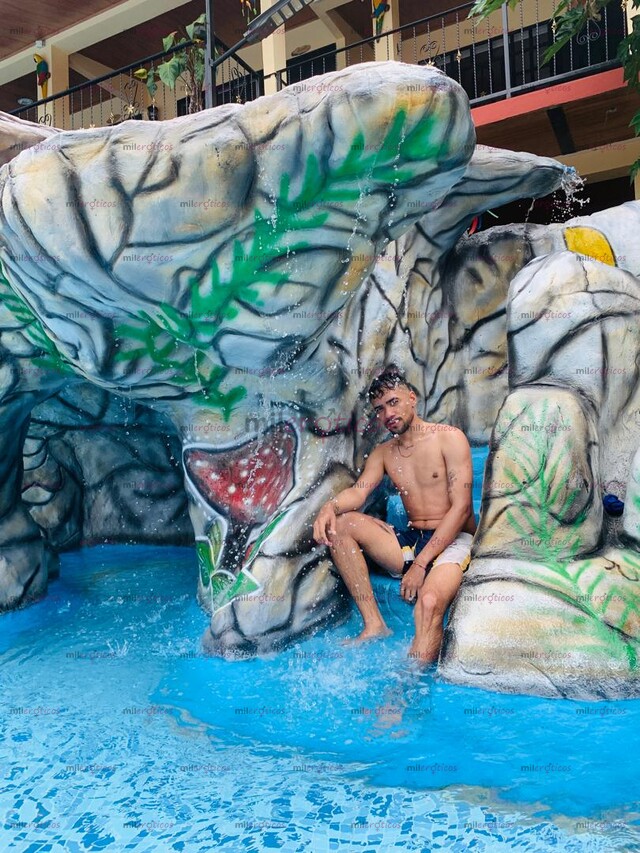 FOTOS DE VERSÁTIL CALIENTE CUMPLO TODO LO QUE DESEES, PRUEBAME Y NO TE ARREPENTIRAS..