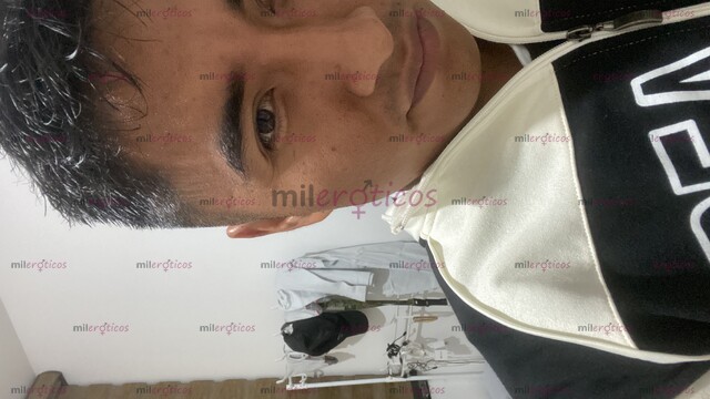 FOTOS DE MORENO DE OJOS CAFÉS, BUENA MEDIDA, CHAPARRO CON GANAS DE SATISFACERTE CORAZÓN.