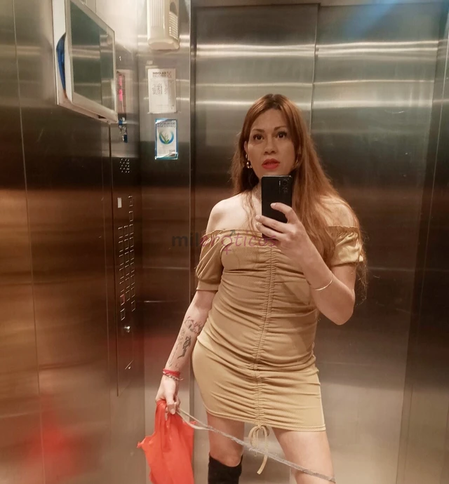 Sexual y muy servicial delicada y linda trans surena chilena dispuesta a complacerte muy tragona y de garganta muy profunda folladora ninfomana a paso...