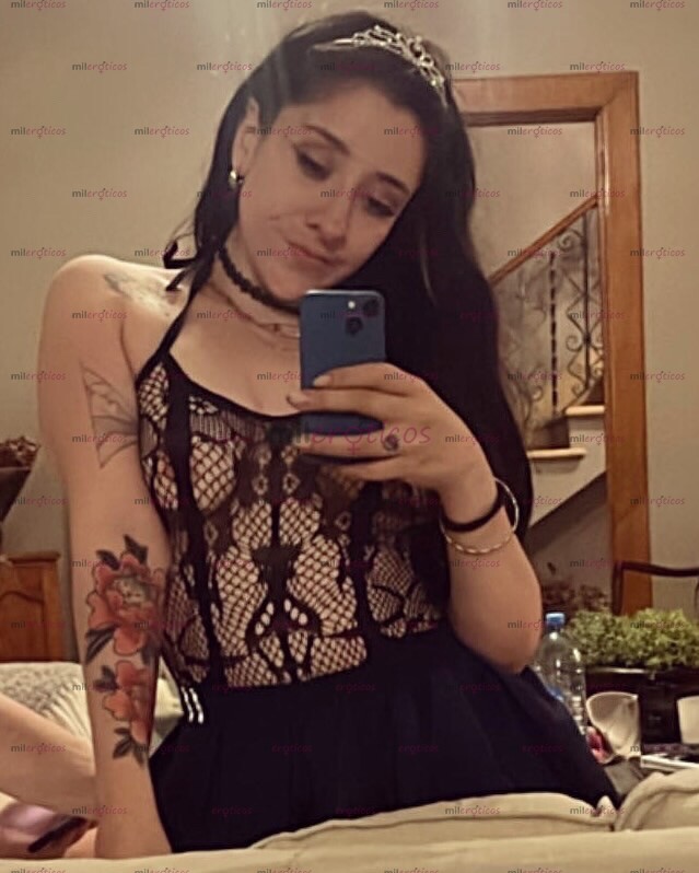 FOTOS DE CAMMY SUPER HORNY Y COMPLACIENTE. OPEN MIND Y MUY OBEDIENTE