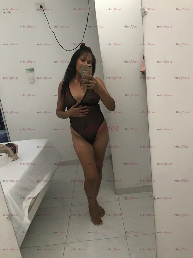 FOTOS DE ADRIANA PERRA MADURA CON GANAS DE VERGA Y TRAGAR LECHE