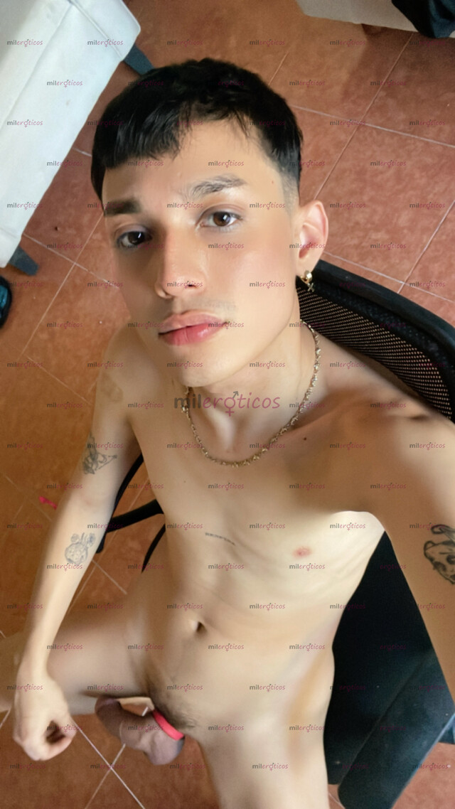 FOTOS DE JOVEN GUAPO INTER VERGON CON LECHE PARA DAR Y COMPLACER