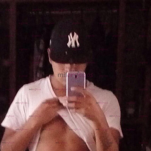 FOTOS DE JOVEN DE BUEN FÍSICO DISPUESTO A COMPLACER EN TODO LO QUE DESEES PARA PASAR RICO