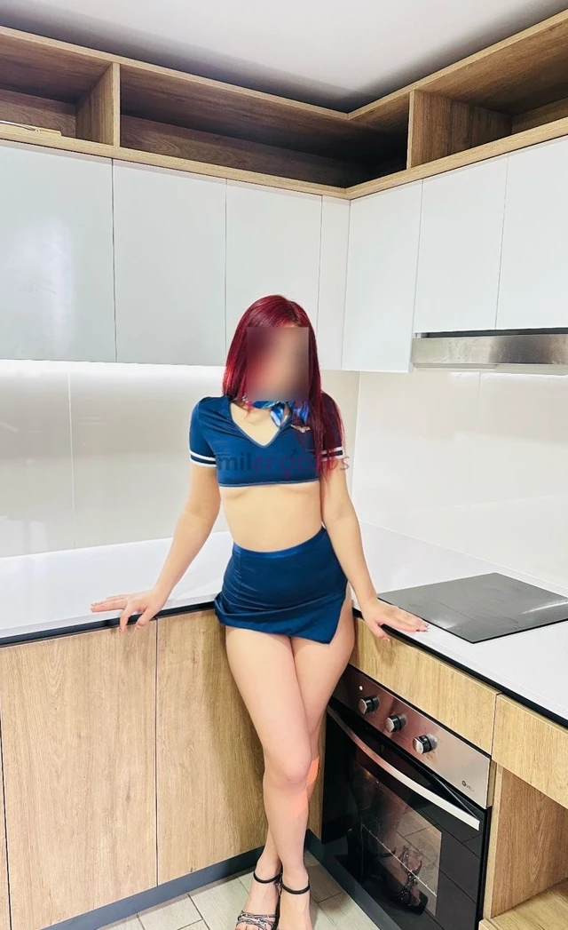 Hola me llamo roxy soy una joven escort de 23 anos muy atractiva y con mucha pasion ofrezco un servicio exclusivo para caballeros que buscan placer y...