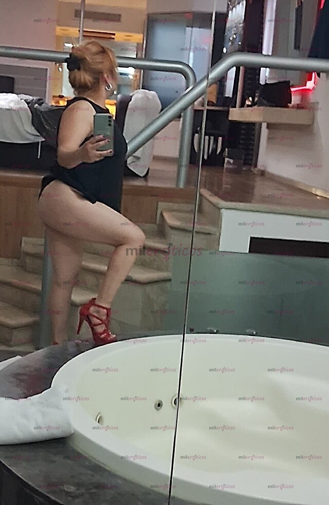 FOTOS DE ESTAS A UN MASAJE DE PONERTE DE BUEN HUMOR TANIA PARA TI...