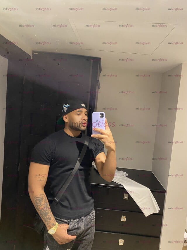 FOTOS DE ACTIVO MORENO MASCULINO DOMINANTE LECHERO