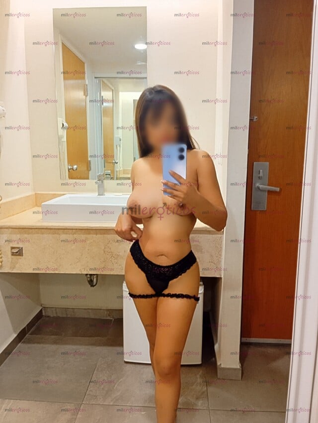 FOTOS DE ÚNICO DÍA DELGADITA PETIT DE CUERPO NATURAL CHICHONA