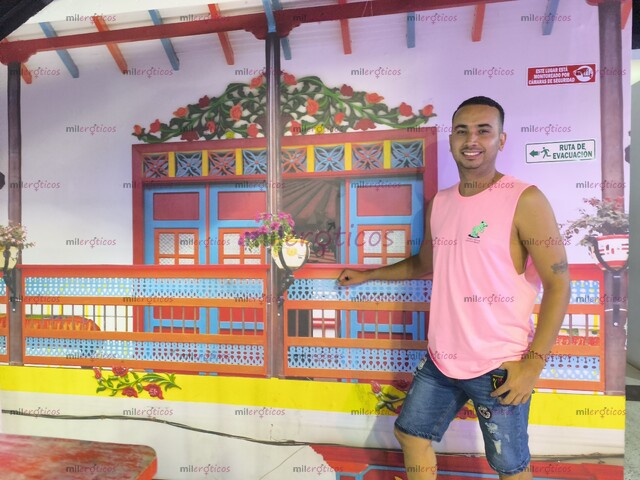 FOTOS DE PORQUE EL PLACER TAMBIÉN ESTÁ EN UNA BUENA CHARLA, UNA RISA Y UN TRAGO