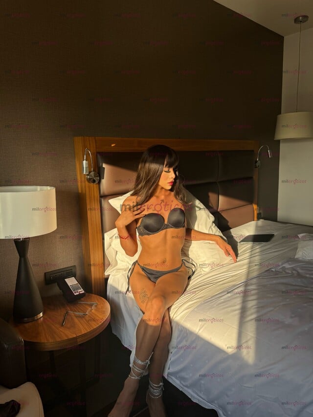 FOTOS DE FULL COMPLACIENTE VERSÁTIL DOTADA Y CON MUCHAS GANAS DE SEXO 21CM DE VISITA
